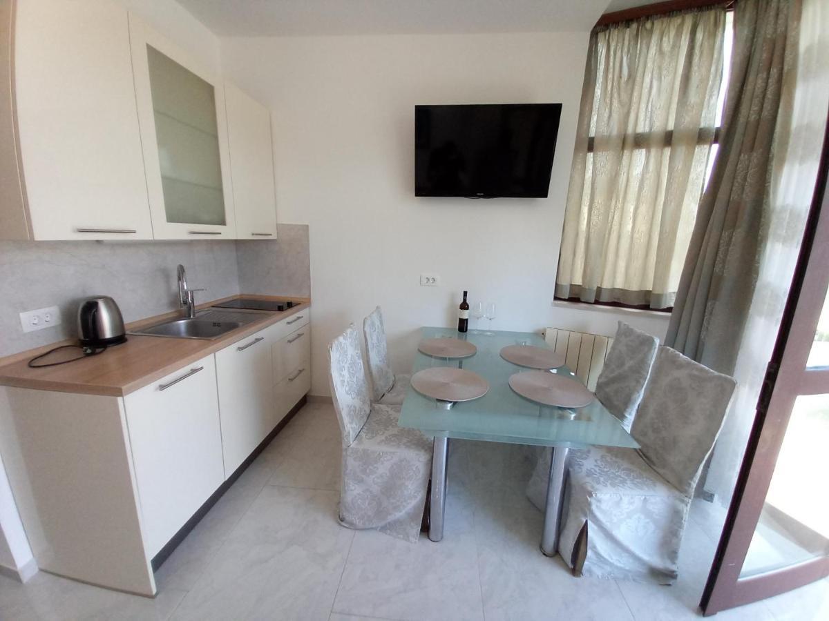 Apartments Irena Башка Екстер'єр фото
